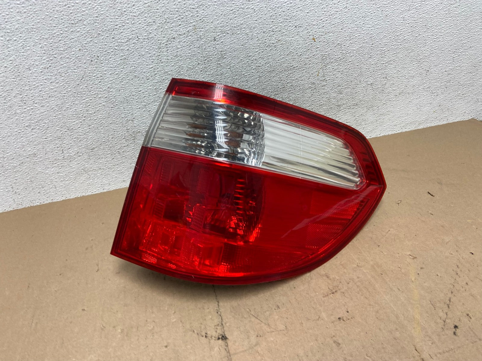 2005 2006 2007 Honda Odyssey Right Passenger RH Side Tail Light AE6853 LK0