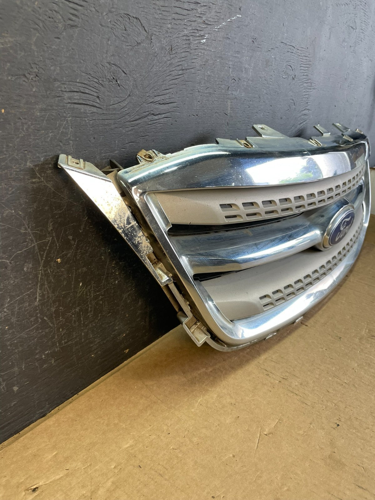 2010 2011 2012 Ford Taurus Front Upper Grill Grille Chrome AD5508 DG2