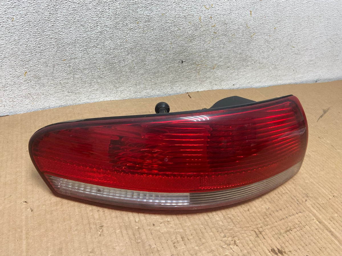 2001-2006 Chrysler Sebring Convertible Left Driver LH Tail Light AI7062 LK1