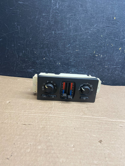 2003 to 2006 Chevrolet Silverado HVAC Heater Climate Control Module AF2453 DG0
