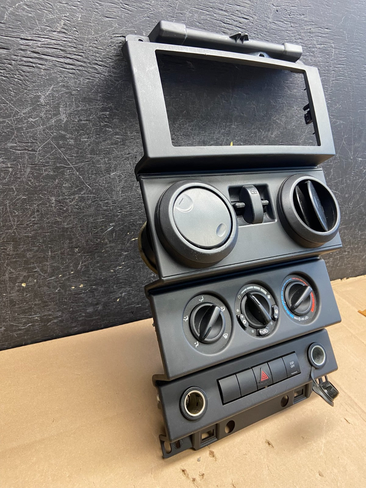 2007-2010 Jeep Wrangler Center Radio Climate Control Bezel Vent AI3184 DG2