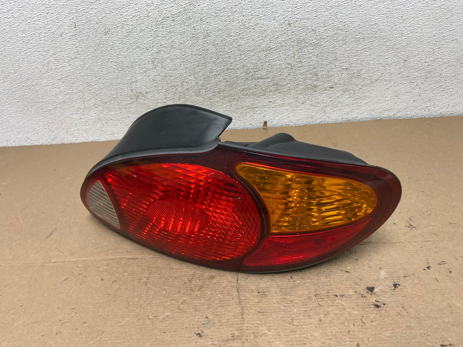 1999 2000 Hyundai Elantra Sedan Right Passenger RH Tail Light AF5698 LK0