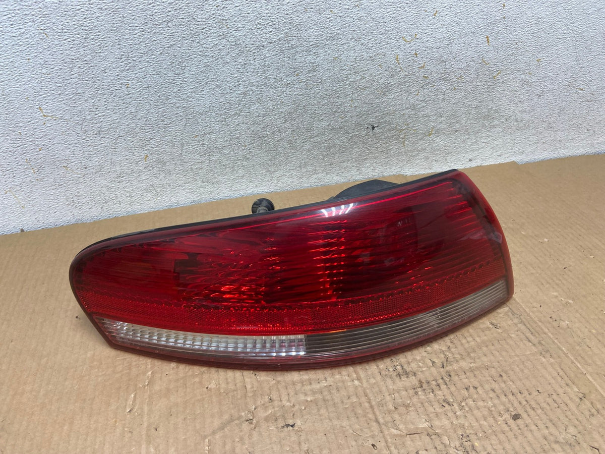 2001-2006 Chrysler Sebring Convertible Left Driver LH Tail Light AI6859 LK0