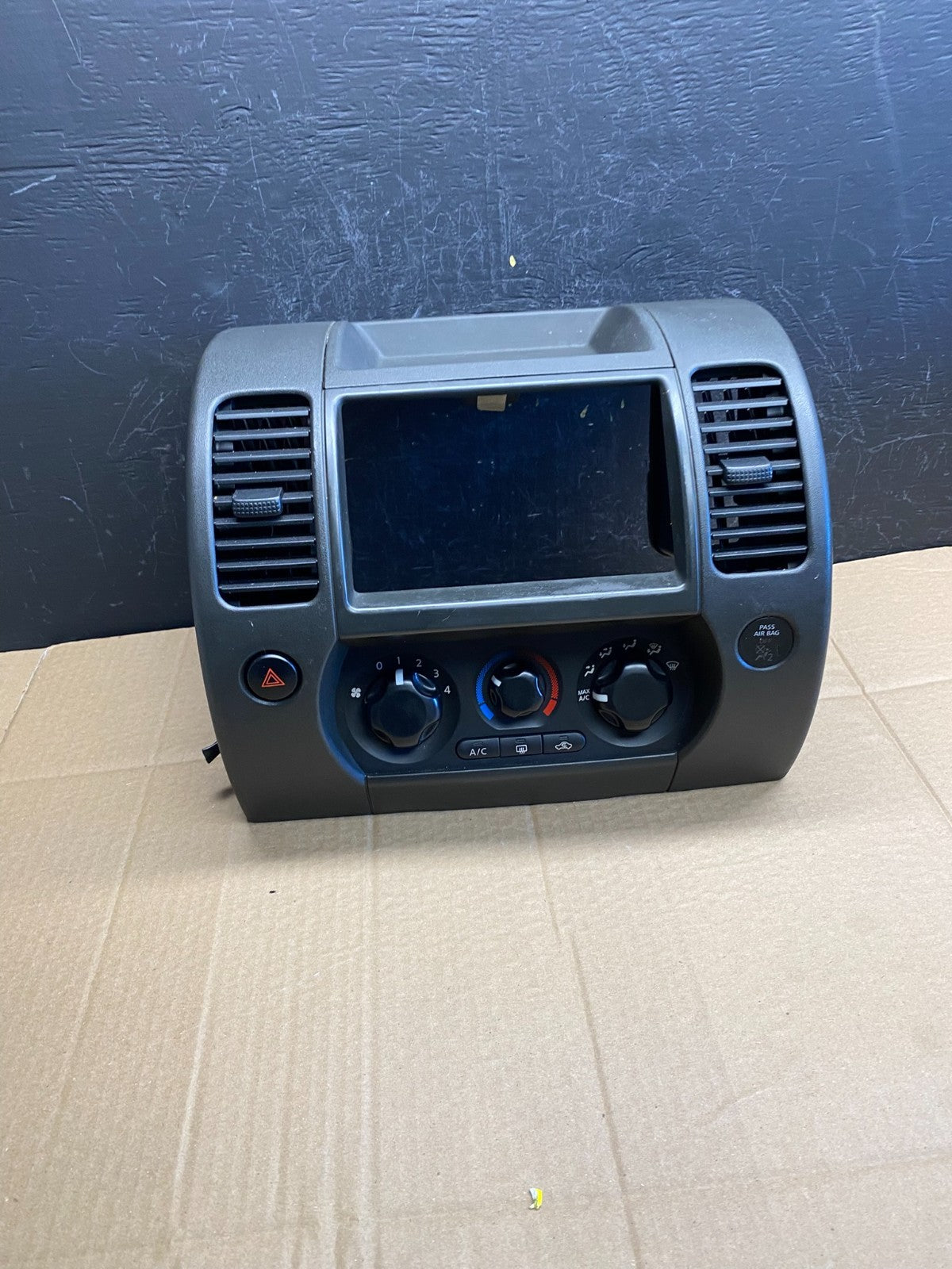 2005-2008 Nissan Pathfinder Radio A/C Heat Temperature Climate Control AC9259 DG0