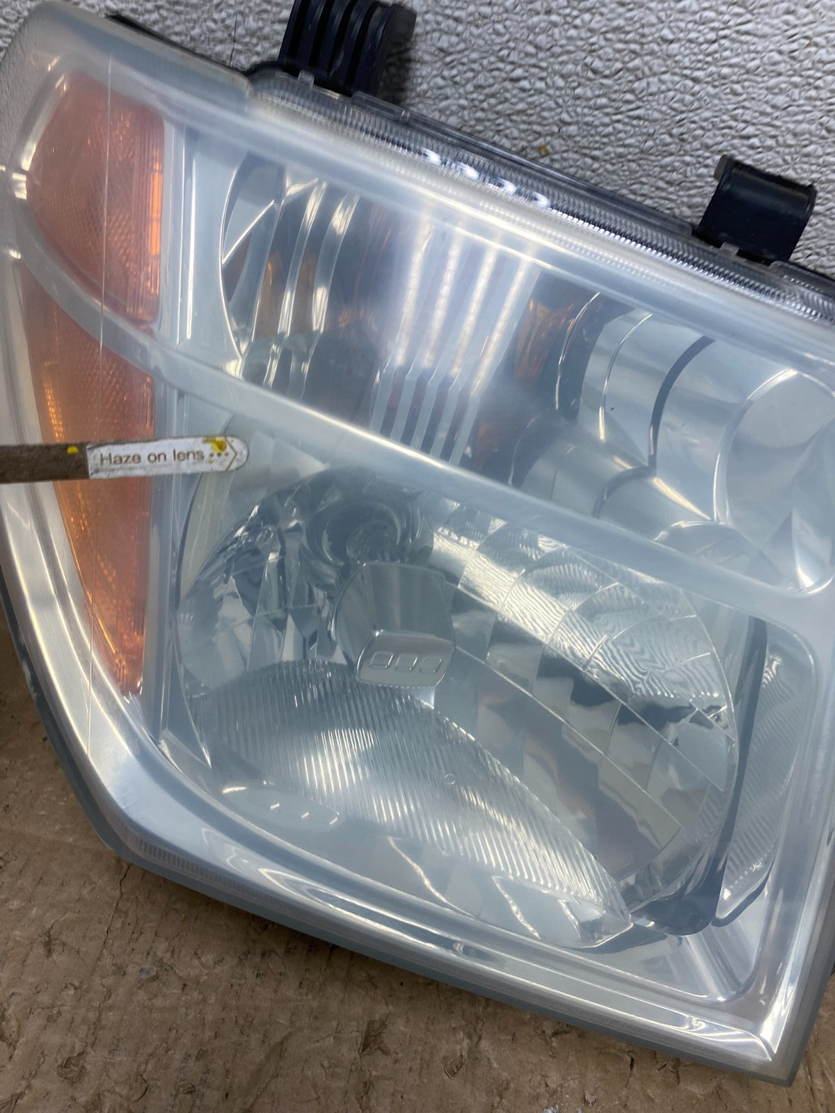 2005 to 2007 Nissan Pathfinder Halogen Headlight Right Passenger Oem T7742 DW4