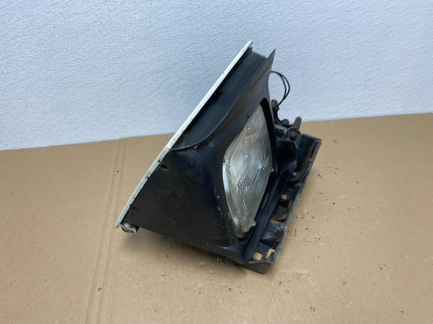 1982 - 1996 Pontiac Firebird Trans Am Right Passenger RH Side Headlight AB67881