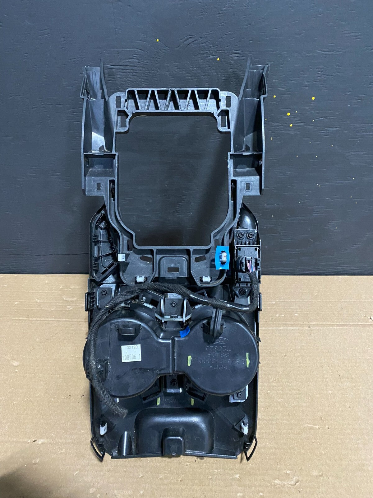 2013 to 2016 Ford Fusion Front Center Console Cup Holder Cupholder OEM D4556 DG15