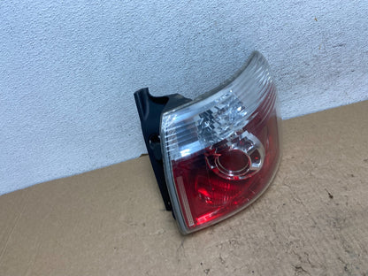 2007 to 2012 GMC Acadia Halogen Tail Light Right Passenger RH Side AF8067 DW2
