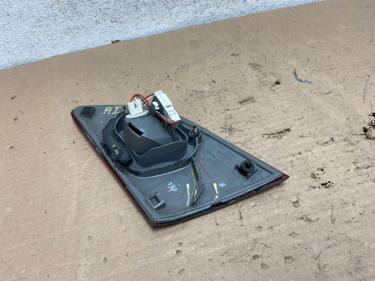 2001 2002 Toyota Corolla Left Driver LH Side Inner Tail light AI1139 LK8