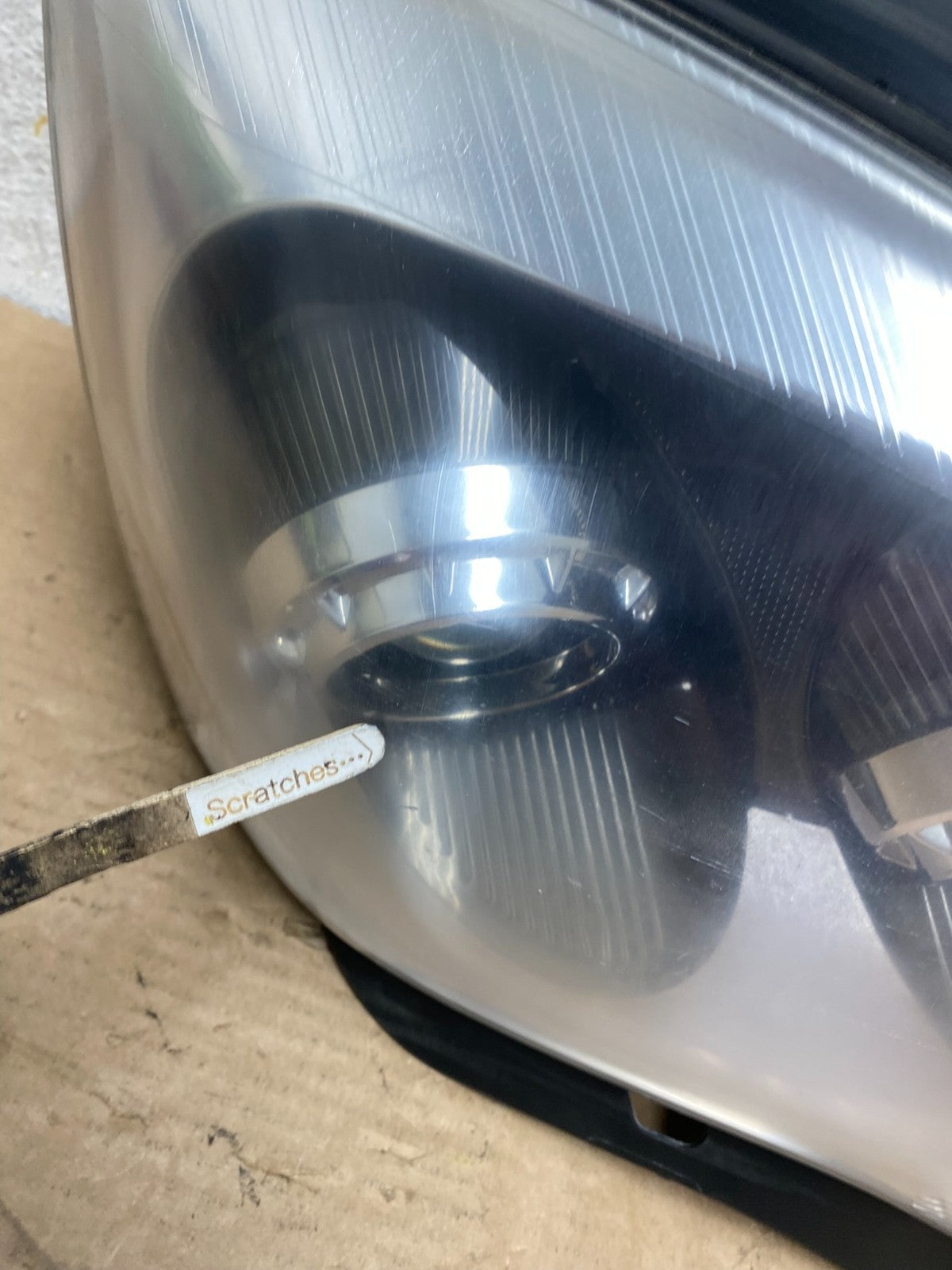 2007 to 2012 Gmc Acadia Halogen Headlight Right Passenger Side AH9527 DW3