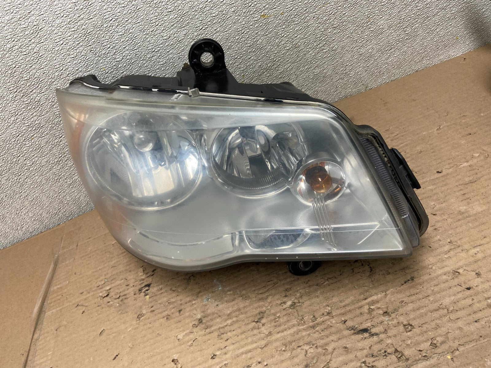 2011 to 2016 Chrysler Town and Country Right Passenger Headlight AA9544 DW1