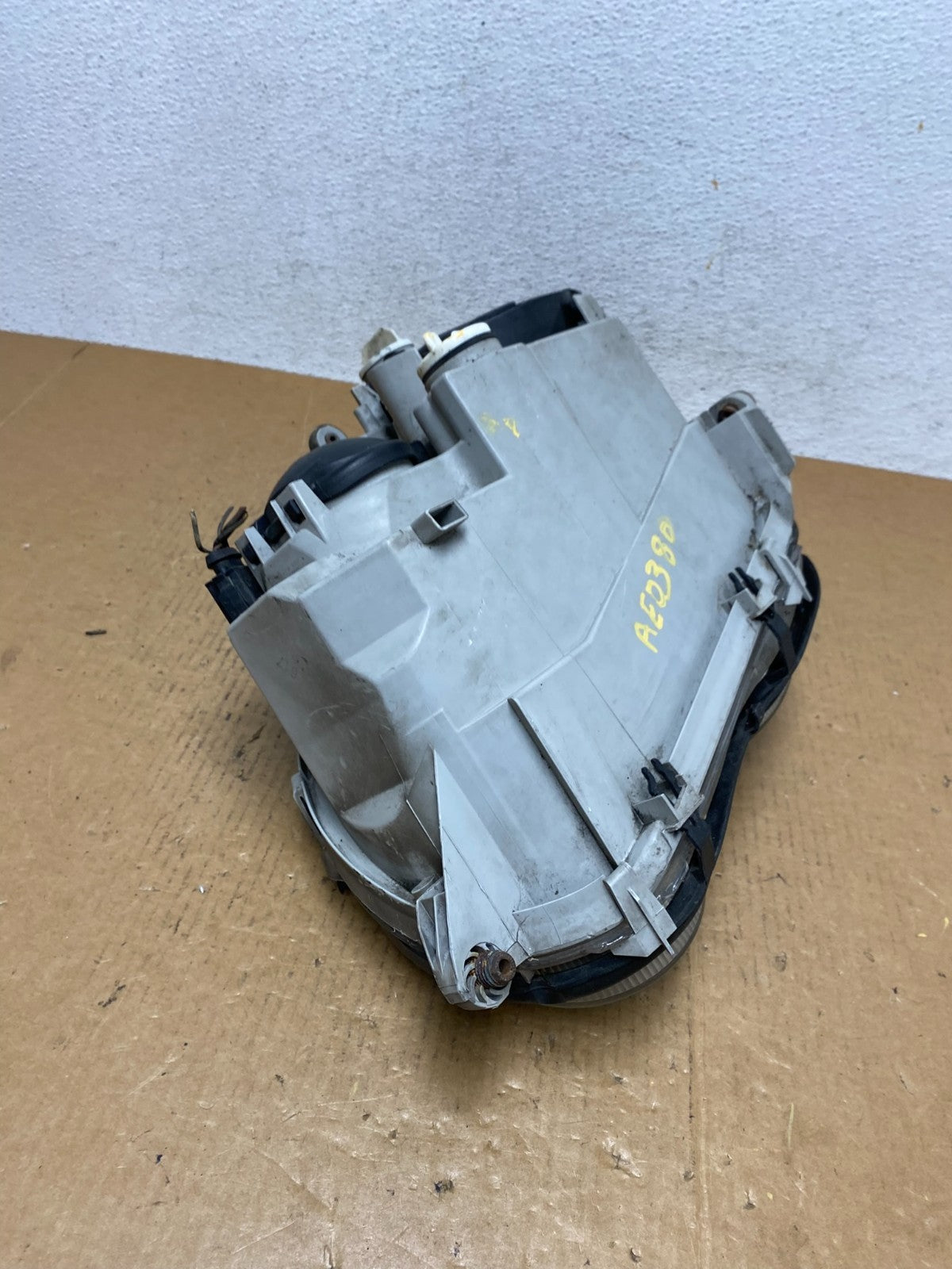 2001 - 2004 Mercedes-Benz C Class Halogen Right Passenger Headlight AE03807