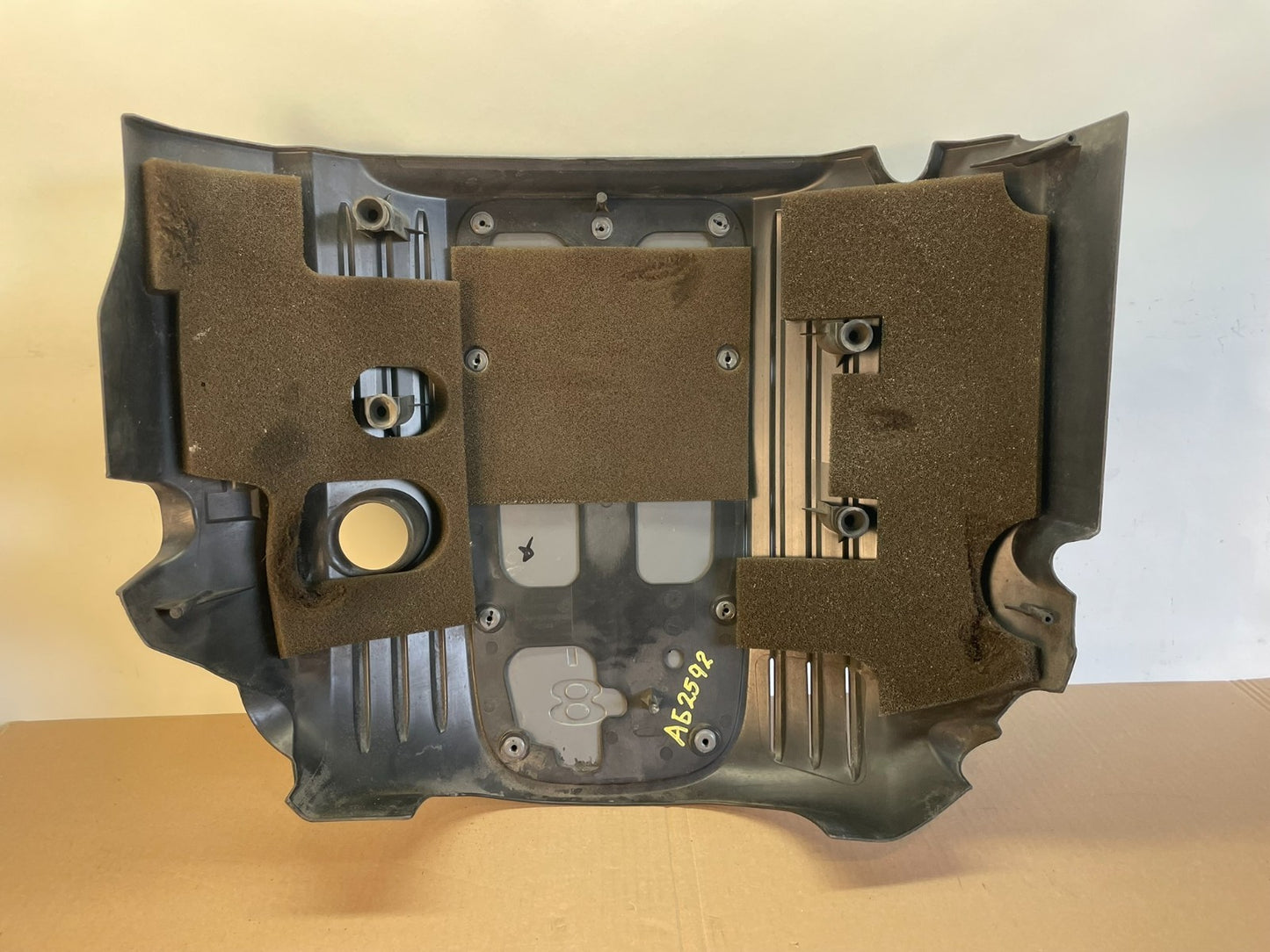 2011 to 2016 Jeep Grand Cherokee 5.7L Hemi Engine Cover Plastic Shield AG2592 DG3