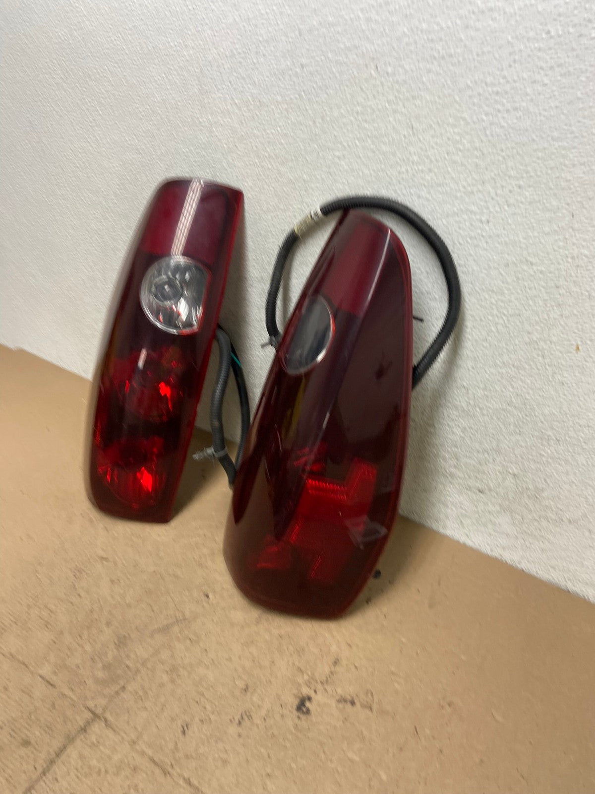2004 to 2012 Chevrolet Colorado GMC Canyon Left+Right Set Tail Lights AF5731 LK1