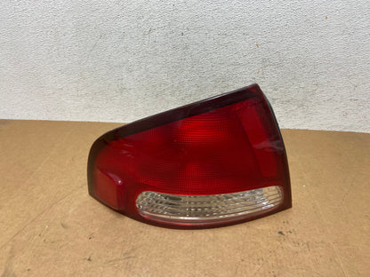 2000 2001 2002 2003 Nissan Sentra Left Driver Side Tail Light AE3141 LK0