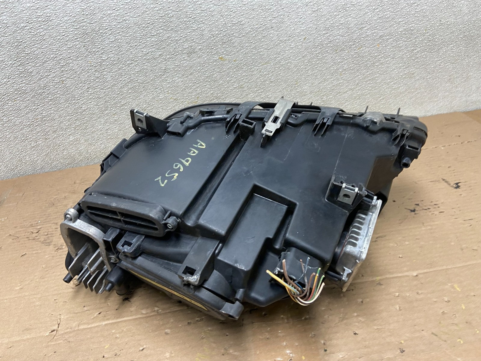 2009-2012 BMW 7-Series 740i 750i Right Passenger Xenon HID Headlight OEM AA96525