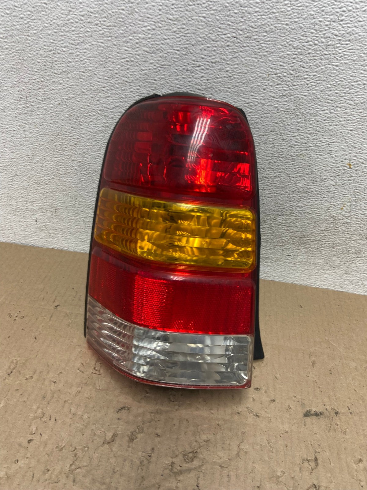 2001 to 2007 Ford Escape Left Driver Lh Side Tail Light AG6545 LK0