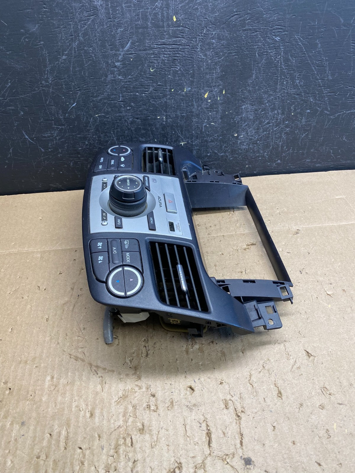 2007 to 2009 Acura RDX GPS RADIO Audio Control Trim Dash w/ Vents AC9136 DG2