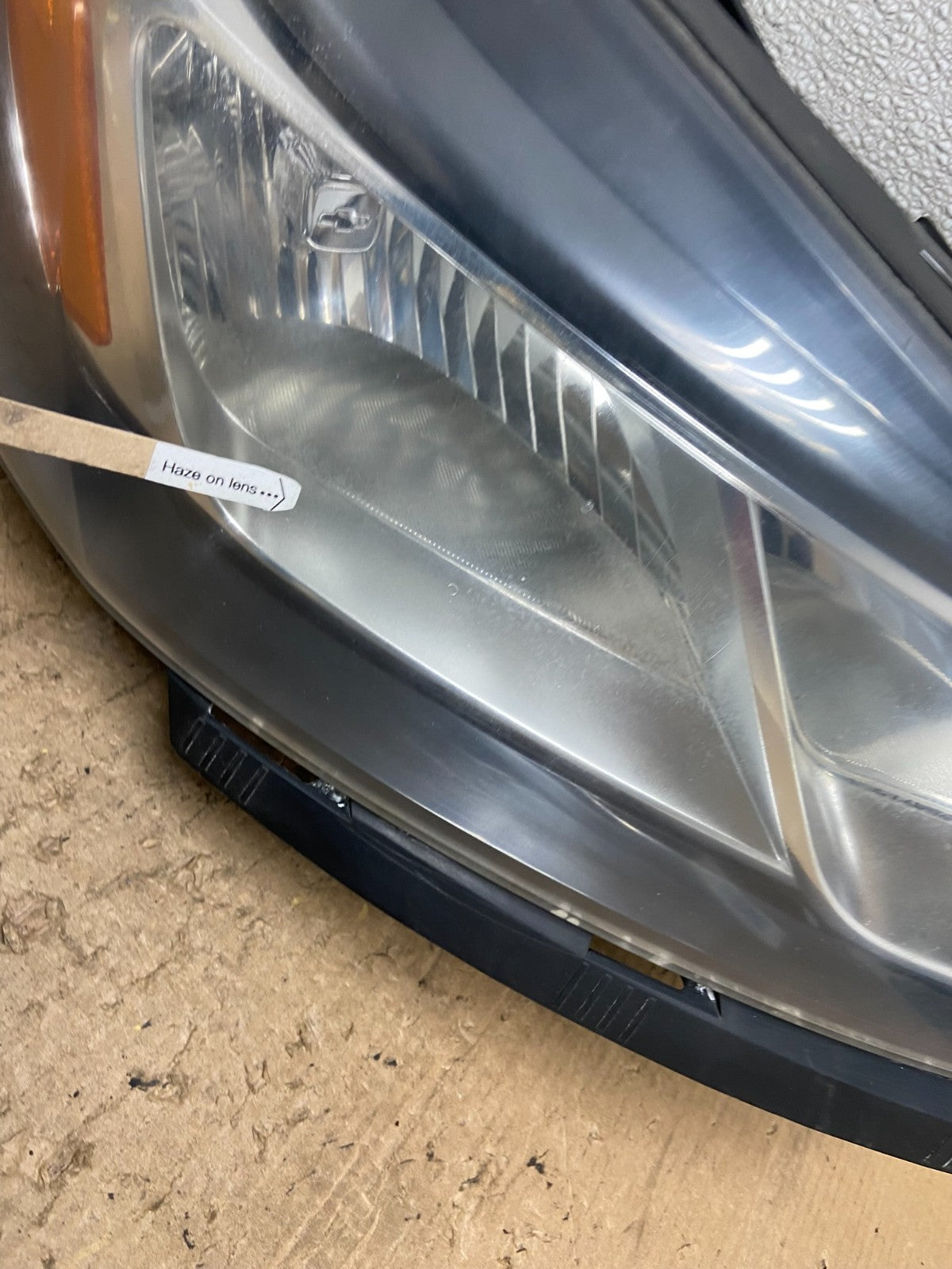 2013-2017 Chevrolet Traverse Right Passenger Side Halogen Headlight AA8413 DW4