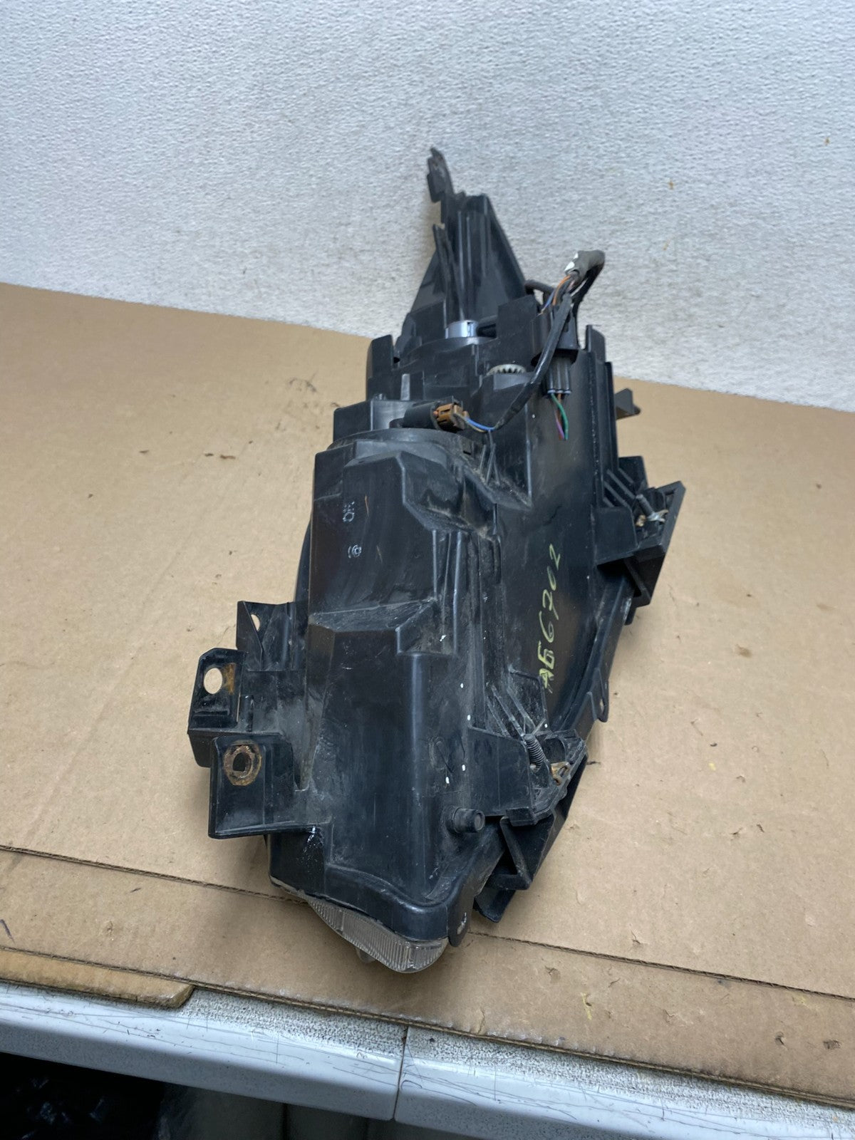 2010 - 2013 Mazda 3 Halogen Right Passenger Rh Side Headlight AG6702 DW8
