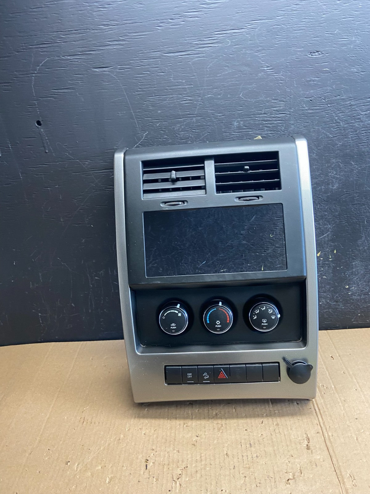 2008 to 2012 Jeep Liberty Dash Climate Temperature Control Radio Bezel AE3936 DG0