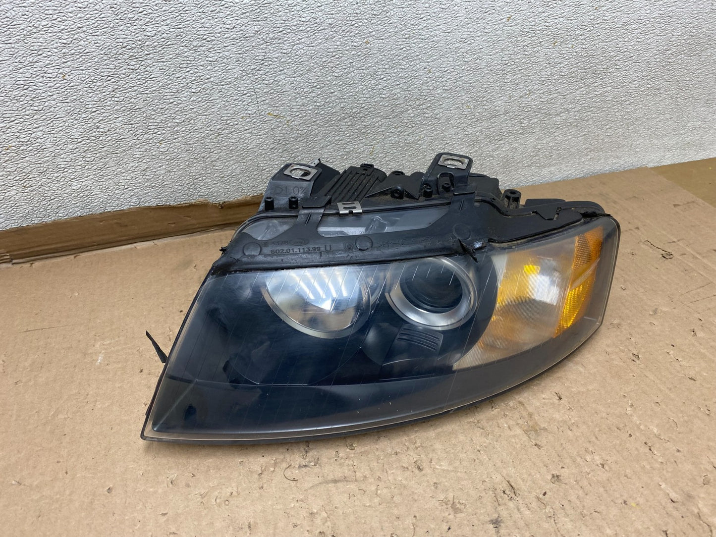 2003 to 2006 Audi A4 Convertible Left Drvier LH Headlight Xenon Hid U8773 DW0