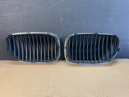 2008 to 2013 BMW E92 E93 325i 328i 335i Front Grille Left+Right AC54253
