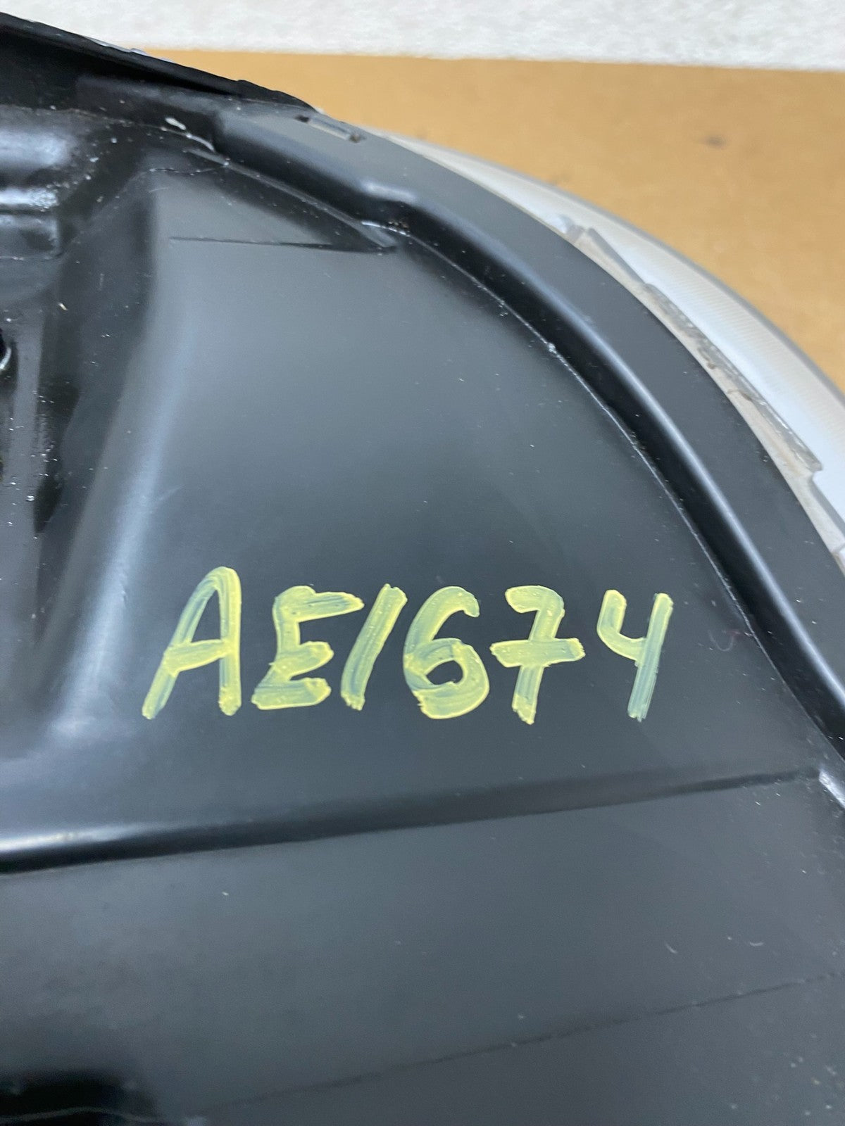 2011 to 2016 Chrysler Town and Country Right Passenger Headlight AE1674 DW9