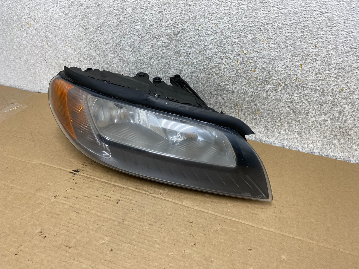 2008 to 2013 Volvo XC70 V70 S80 Right Passenger Side Halogen Headlight AH7886 DW2
