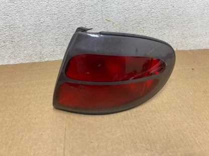 1998 to 1999 Ford Taurus Wagon Right Passenger RH Side Tail Light OEM O6707 DW0