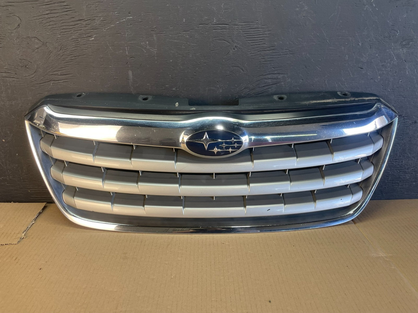 2008 to 2014 Subaru Tribeca Front Upper Grill Grille AE3510 DG0