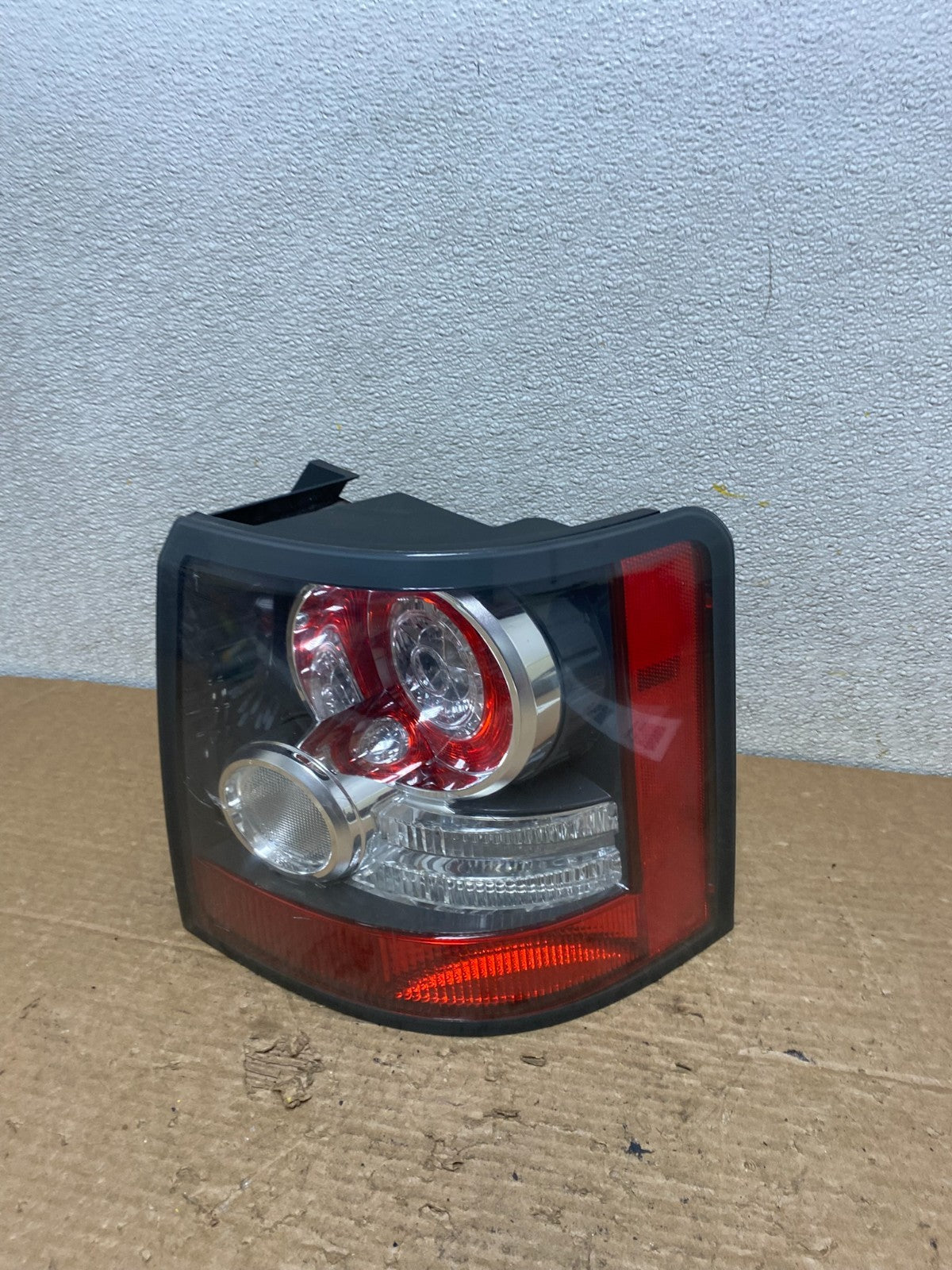 2010 - 2011 Land Rover Range Rover Sport Right Passenger Tail Light Oem Z3140 DW0