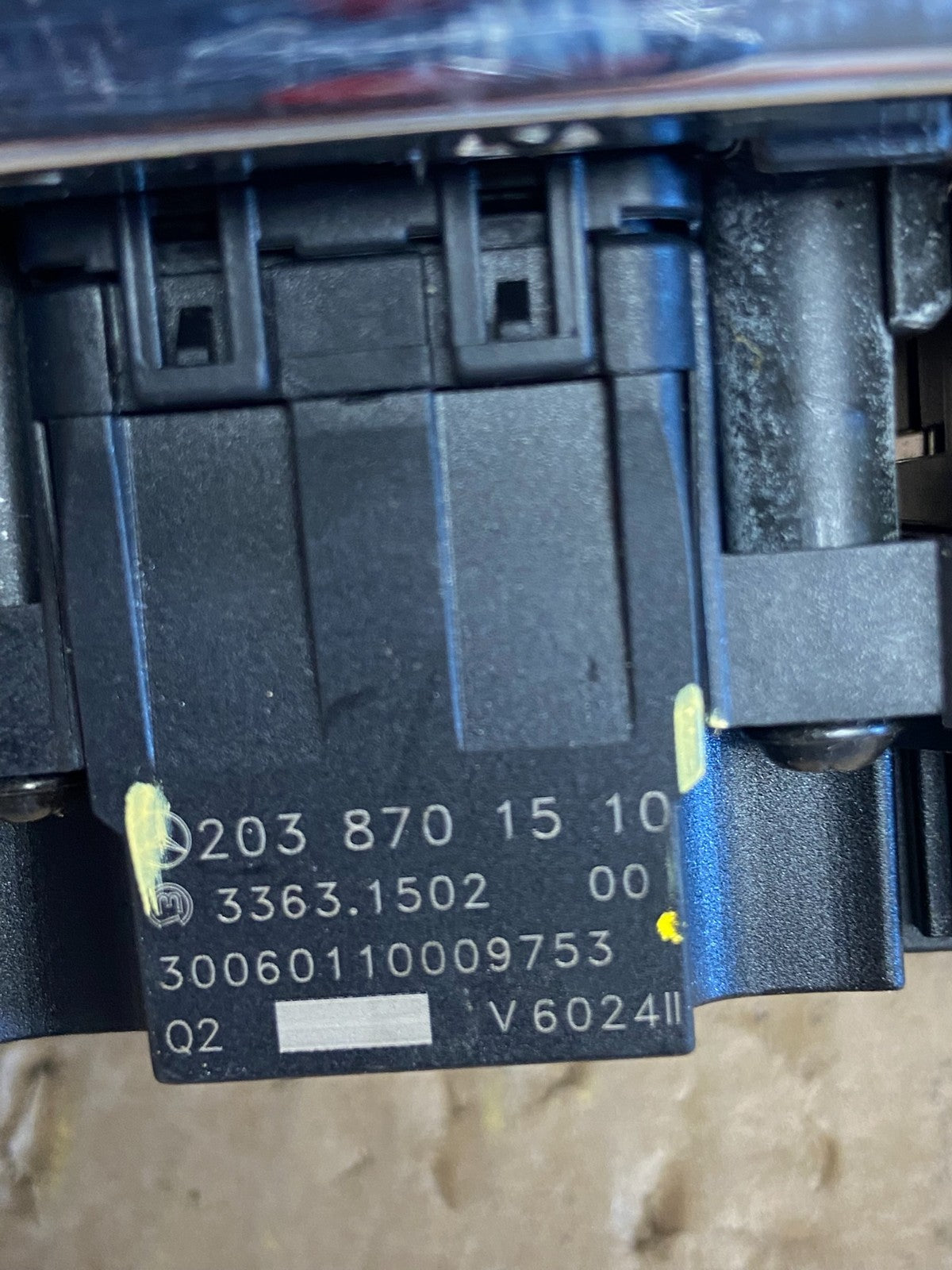 2005 - 2007 Mercedes C230 C240 Center Console Switch Control Unit ae1759 DG4