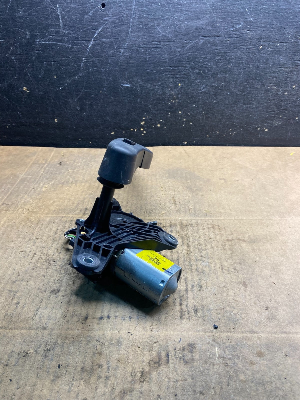 2013 to 2017 Buick Enclave Windshield Rear Wiper Motor y3747 DG4