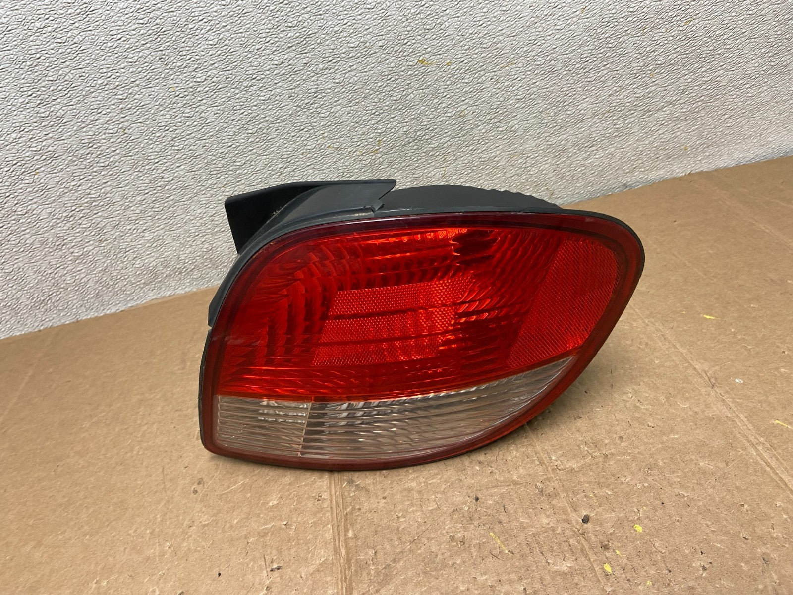 2000-2002 Hyundai Tiburon Right Passenger Rh Side Tail Light Oem AA1553 GD0