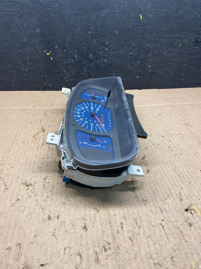 2001 2002 2003 Toyota Sienna Speedometer Cluster Gauge Q0933 DG1