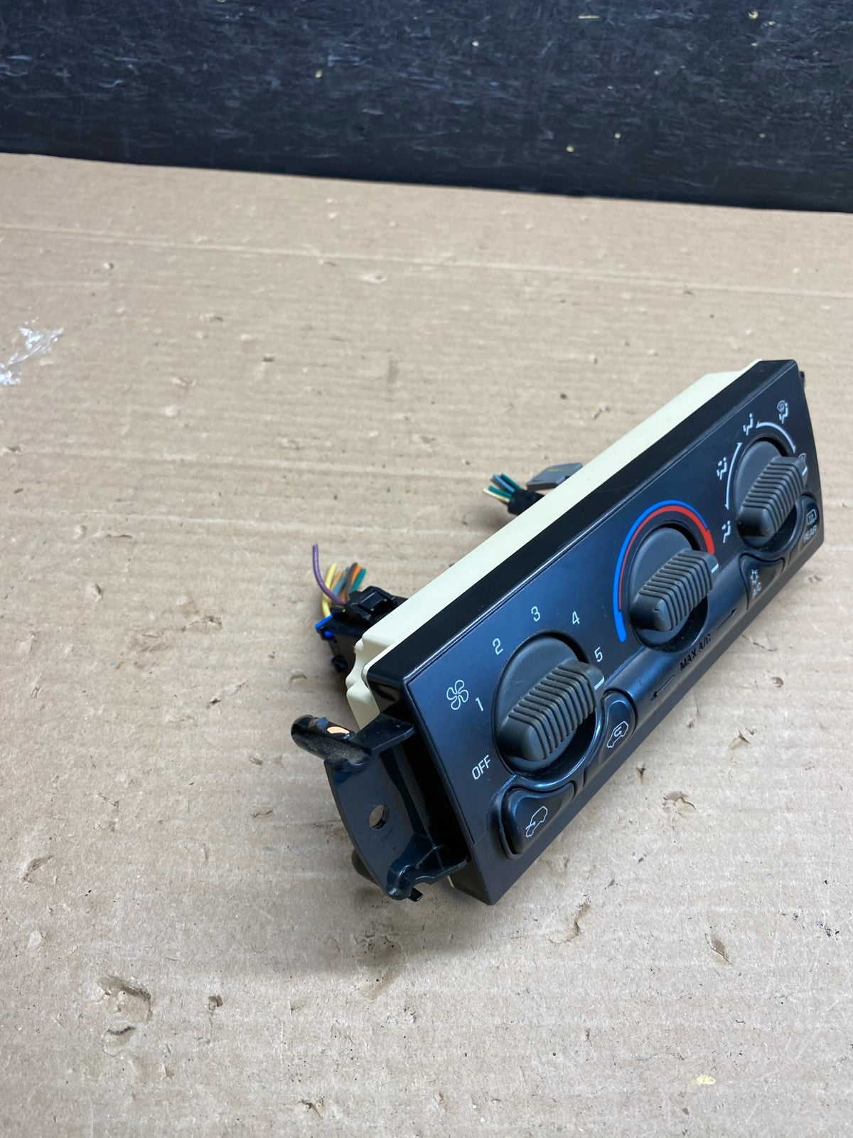 1999-2001 Chevrolet Tahoe AC Climate Control HVAC Rear Window Defogger AG5268 DG1