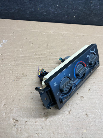 1999-2001 Chevrolet Tahoe AC Climate Control HVAC Rear Window Defogger AG5268 DG1