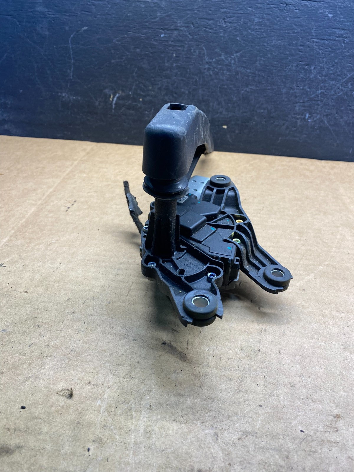 2020 to 2023 Ford Explorer Rear Windshield Wiper Motor ad7518 DG4