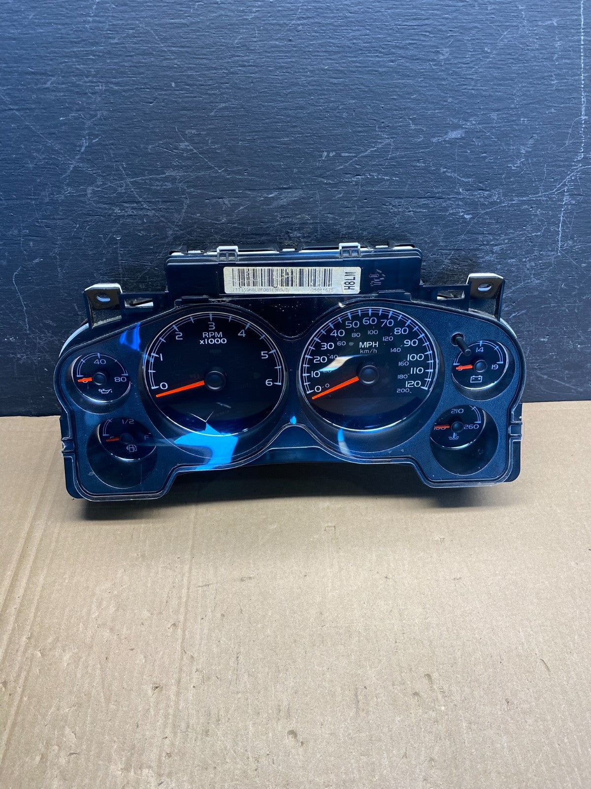 2007 to 2013 Chevrolet Silverado Suburban Cluster Gauge Speedometer AE7569 DG0