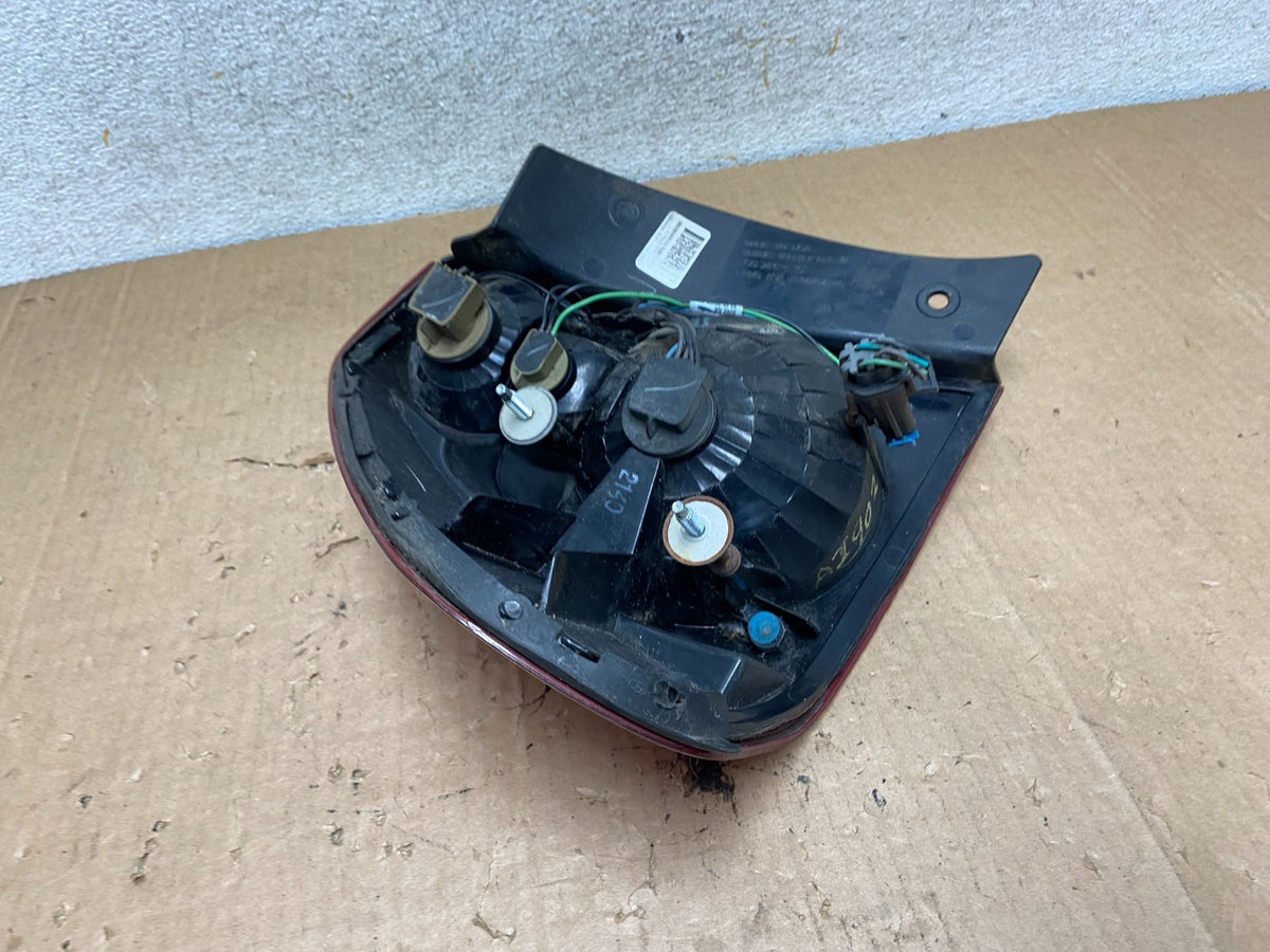 2004 to 2008 Chevrolet Malibu Right Passenger Side Tail Light AI9027 LK5