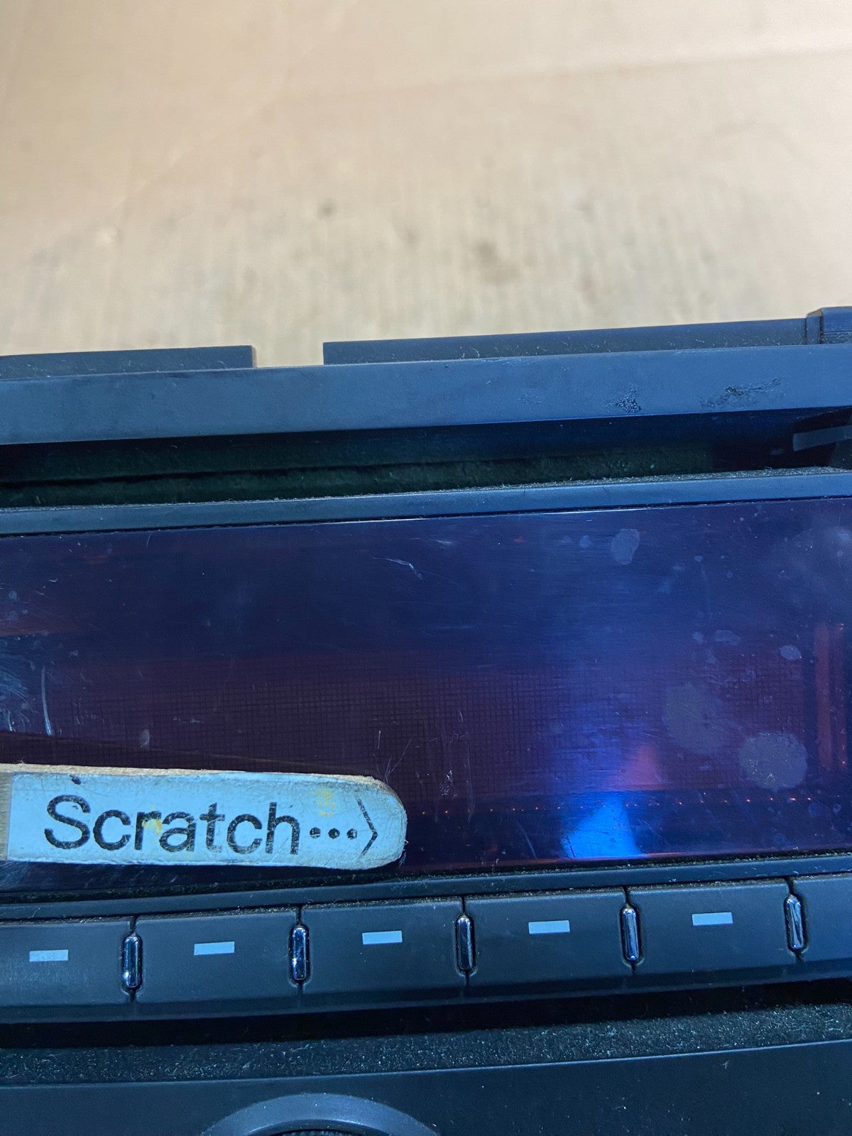 2010 to 2012 GMC Acadia Radio AM/FM CD Player Radio Z0744 DG2