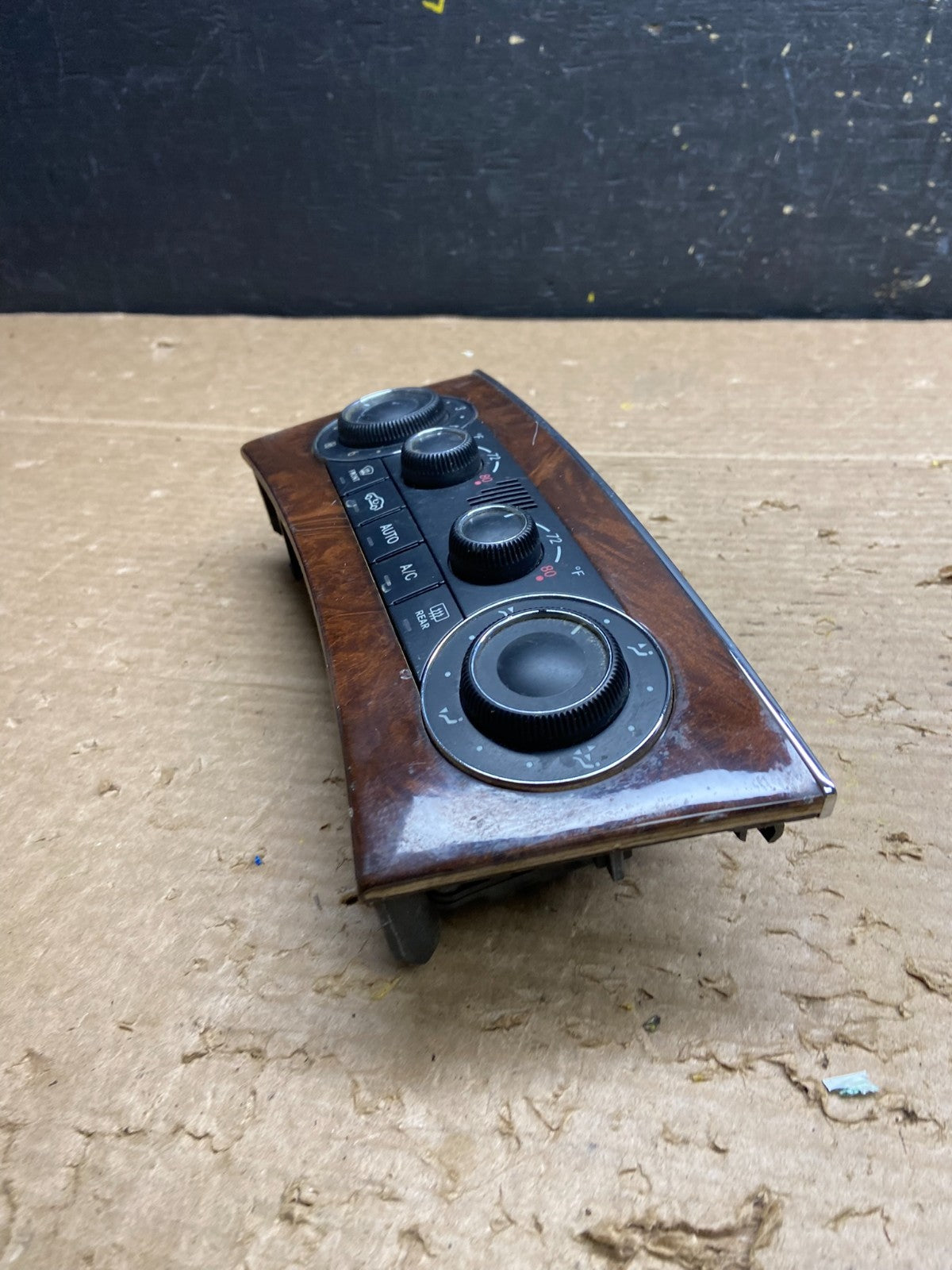 2005-2009 Mercedes W203 C230 C240 A/C Heater Climate Control Trim OEM W2047 DG2