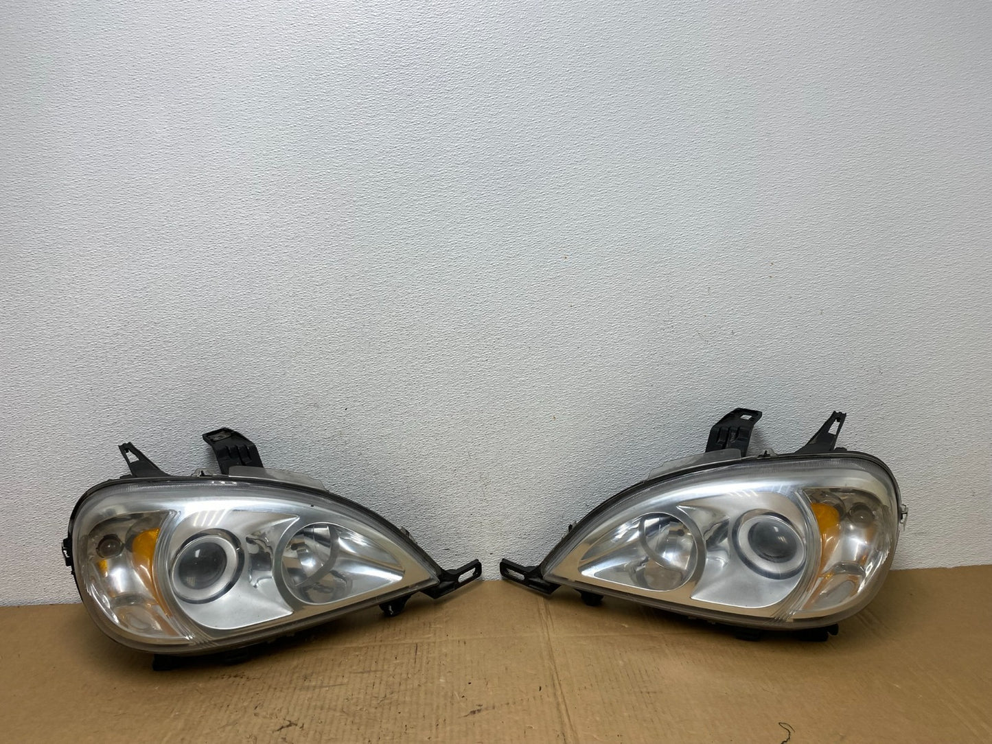 2002 - 2005 Mercedes ML ML350 ML500 Left+Right Side Halogen Headlights AC7628 DW0