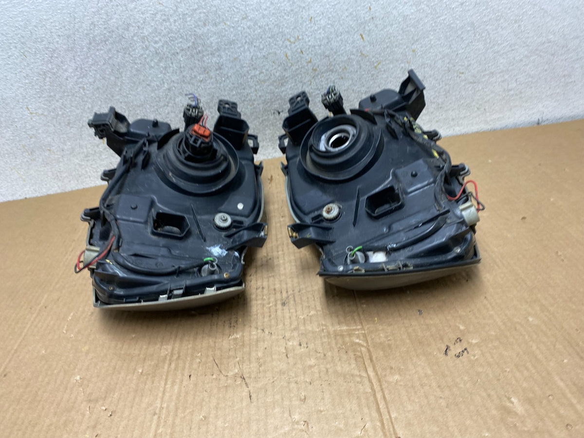 2002 2003 2004 Nissan Xterra Left+Right Side Headlights DEPO AI6519 DW8
