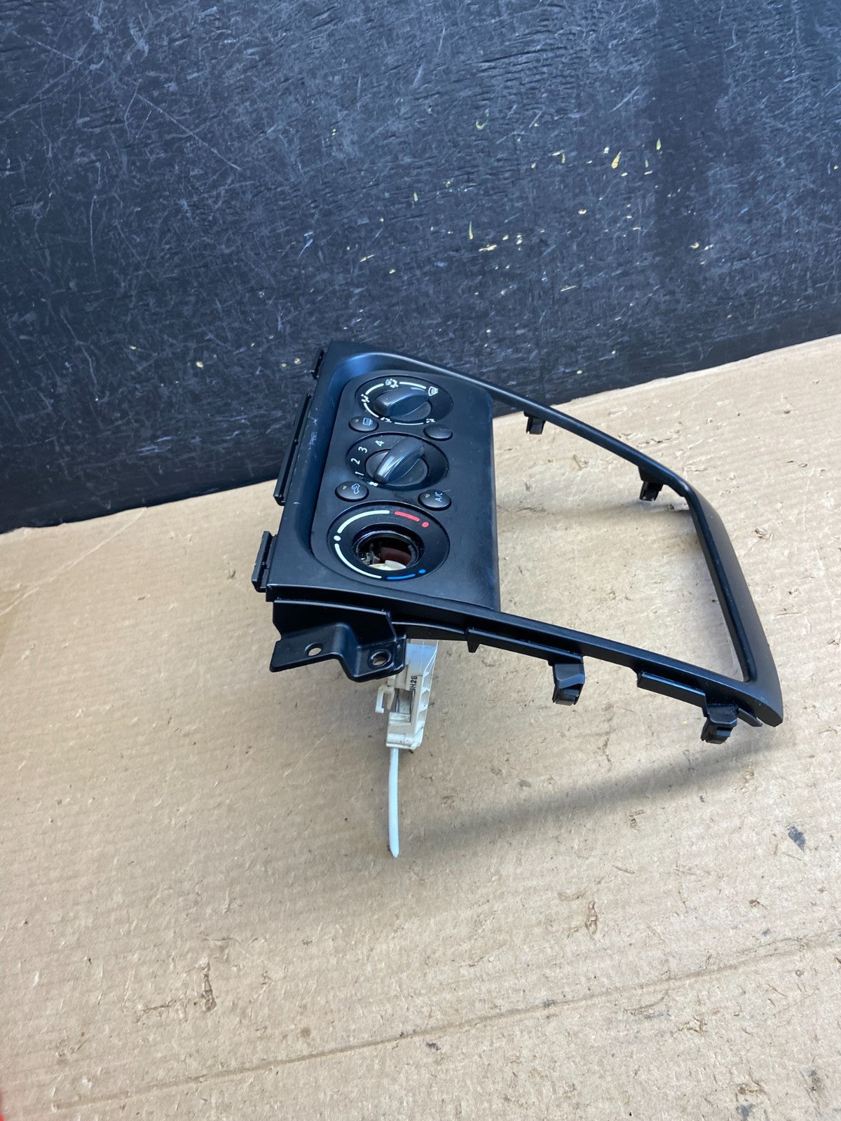 2007 to 2013 Suzuki Sx4 Radio Bezel Climate Control Trim AH5151 DG1
