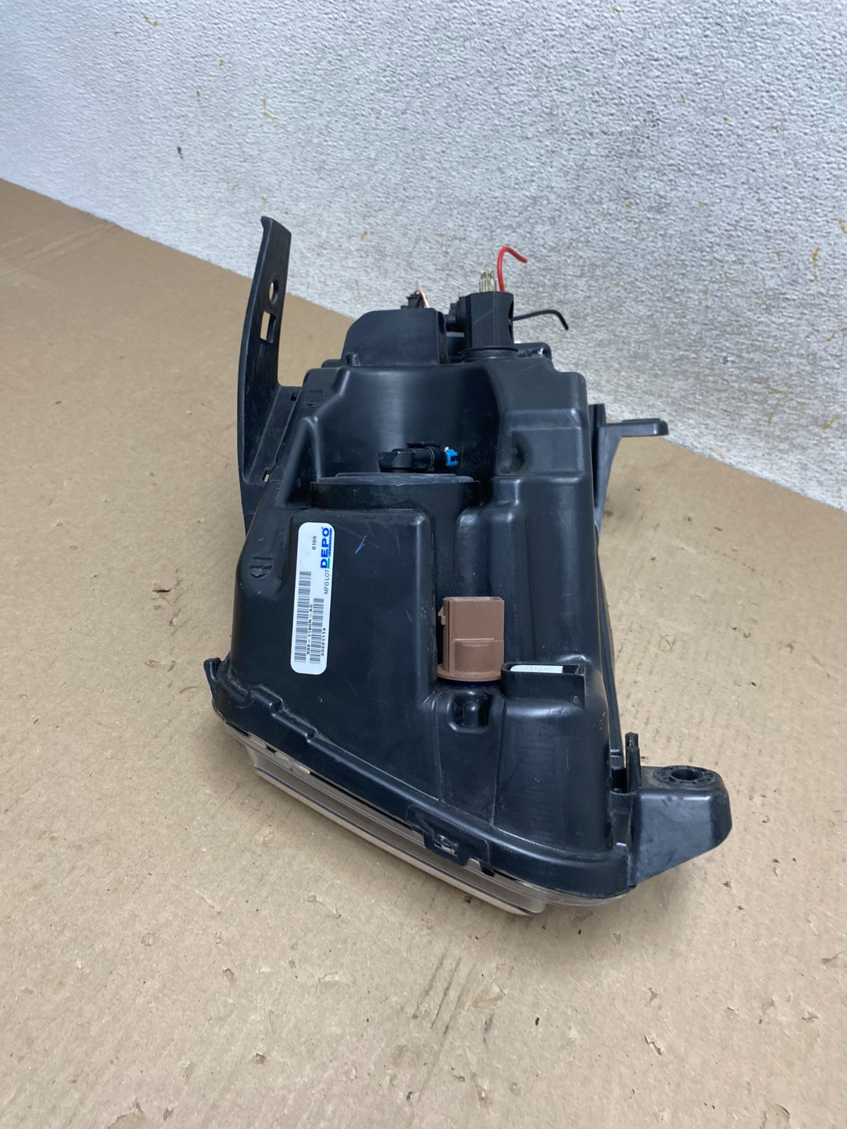 2011-2013 Jeep Grand Cherokee Right Passenger Halogen Headlight DEPO AJ2062 DW7