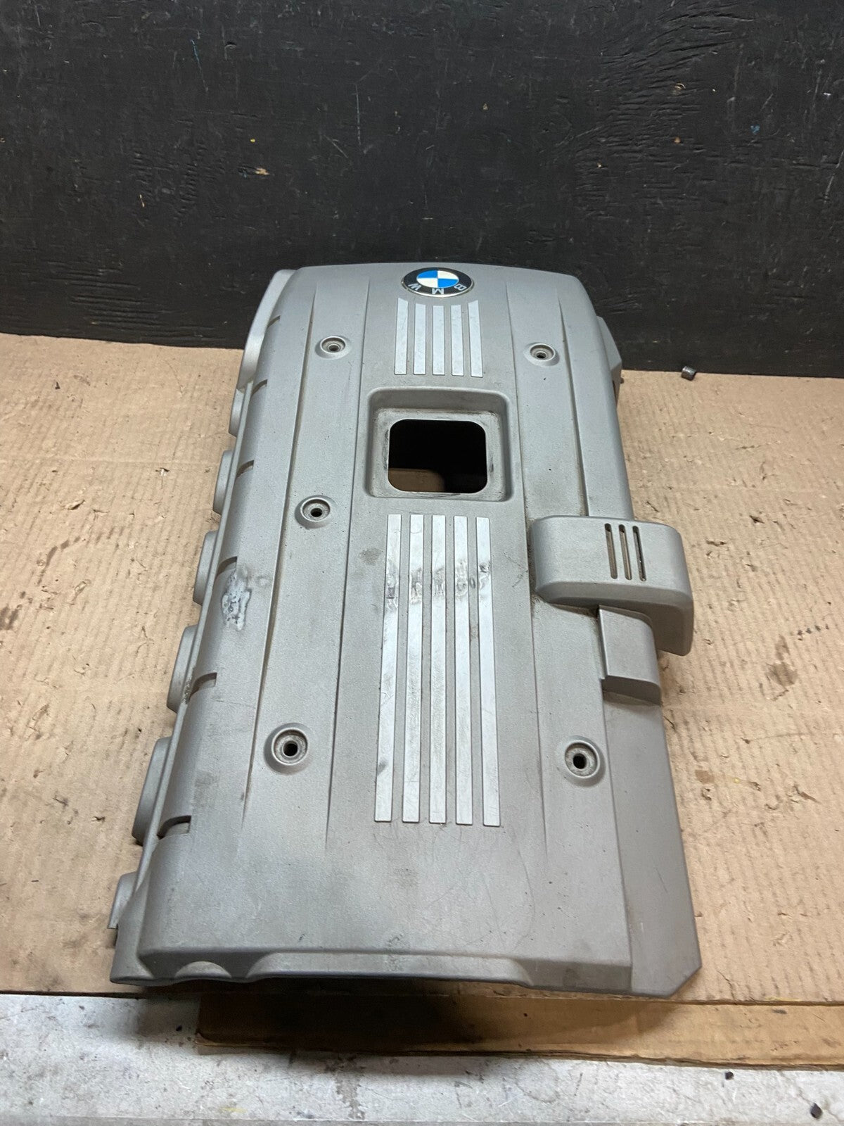 2007 to 2011 BMW 530i Plastic Engine Cover Shield I3704 OEM DG11