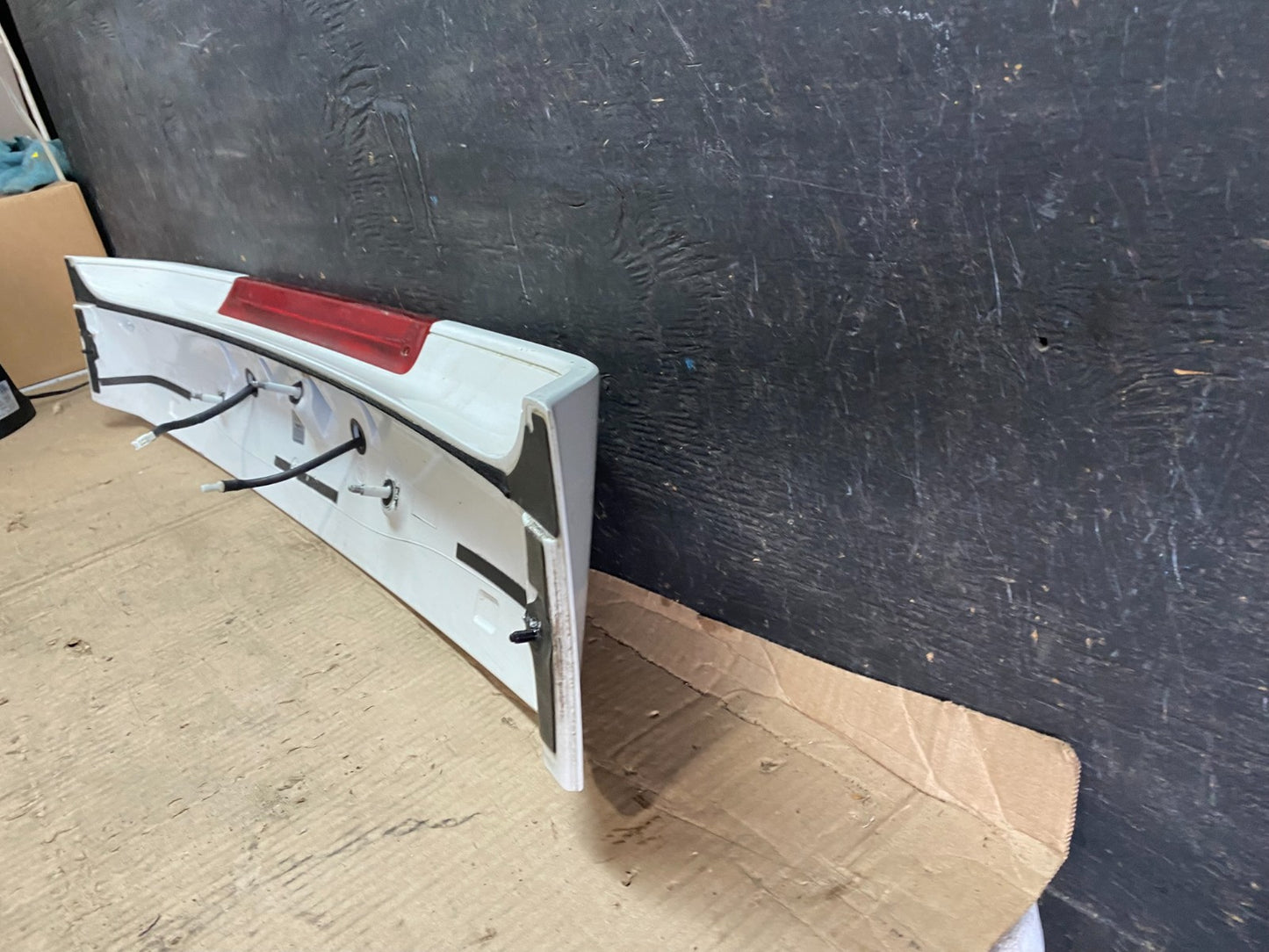 2005 to 2011 Hyundai Accent Trunk Lid Hatch 3rd Brake Light Spoiler OEM P3793 DG10