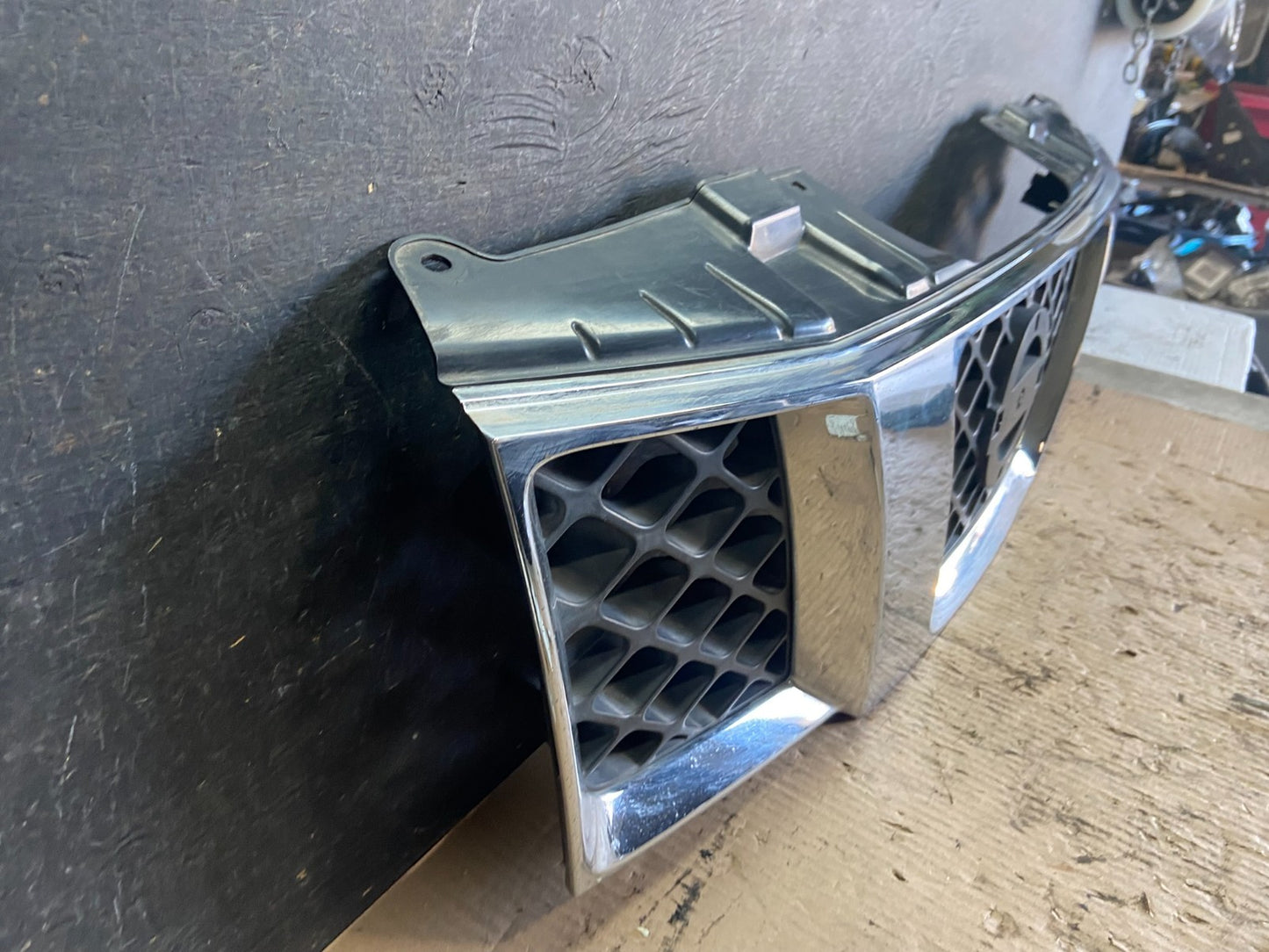 2005 2006 2007 Nissan Pathfinder Chrome Front Upper Grill Grille Oem Q3304 DG2